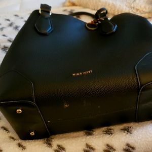 Black leather Shoulder bag purse